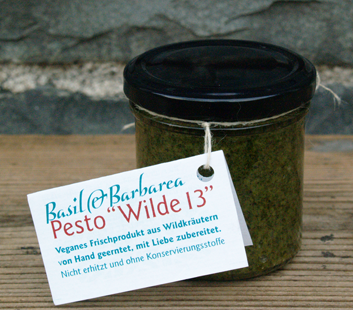 Basil & Barbarea Pesto im 150g - Glas, Anhänge-Etikett mit Rezeptvorschlägen