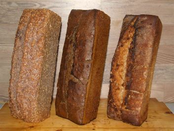 Buchweizenkeimbrot, würziges Dinkel, helles Dinkel